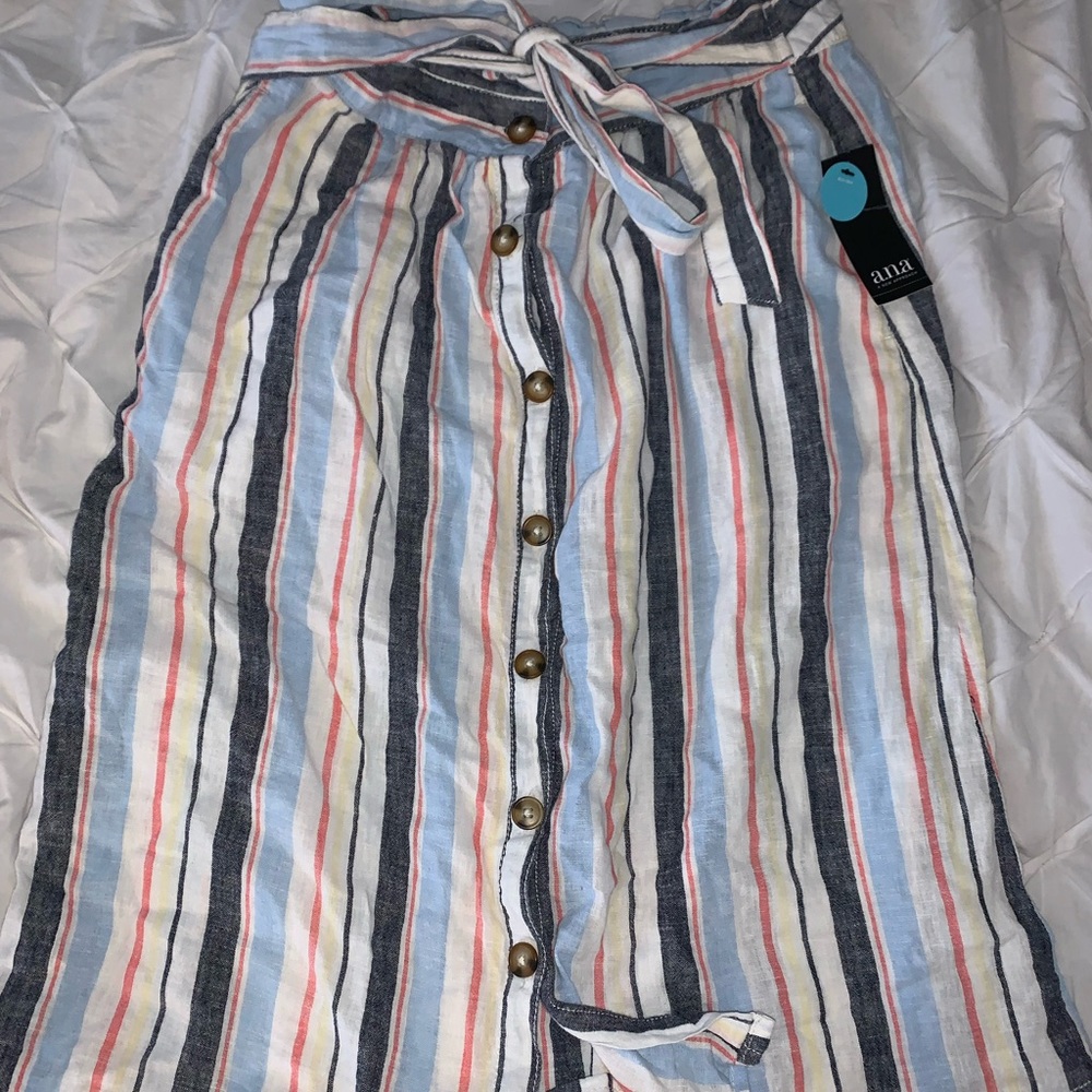 💙 Colorful striped skirt with buttons and tie